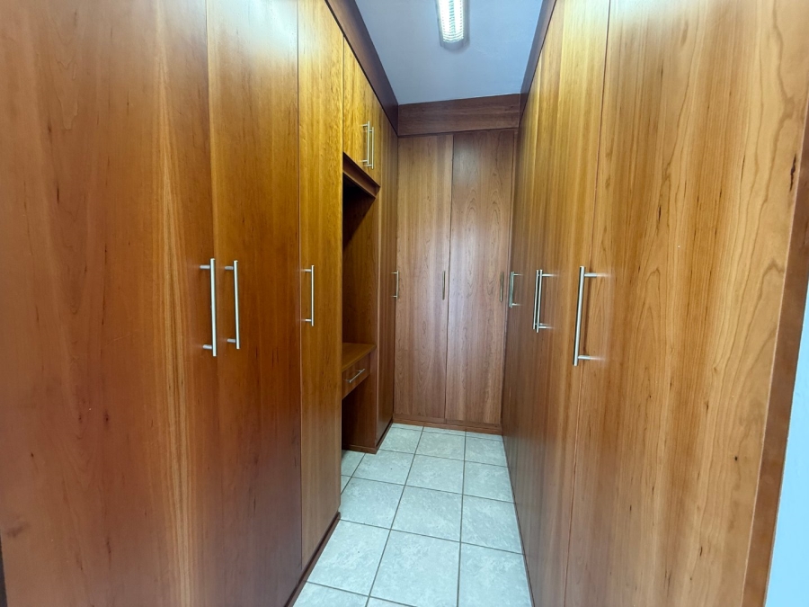 5 Bedroom Property for Sale in Birdwood Estate North West